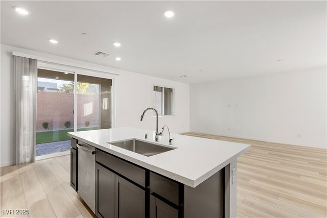 200 Viento Ridge Street, Henderson, NV 89012