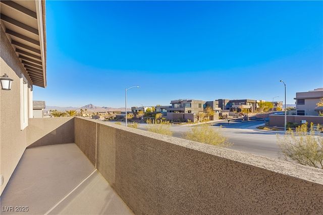 200 Viento Ridge Street, Henderson, NV 89012