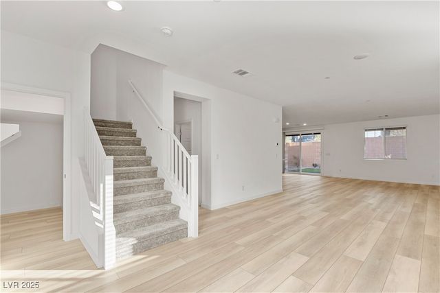 200 Viento Ridge Street, Henderson, NV 89012