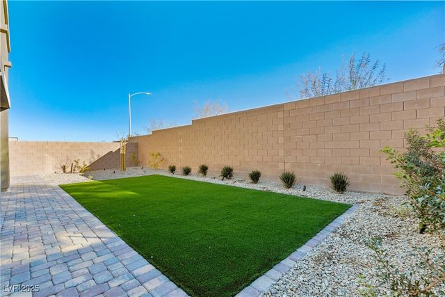 200 Viento Ridge Street, Henderson, NV 89012