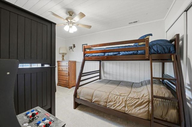 913 Mount Doble Drive, Big Bear, CA 92314