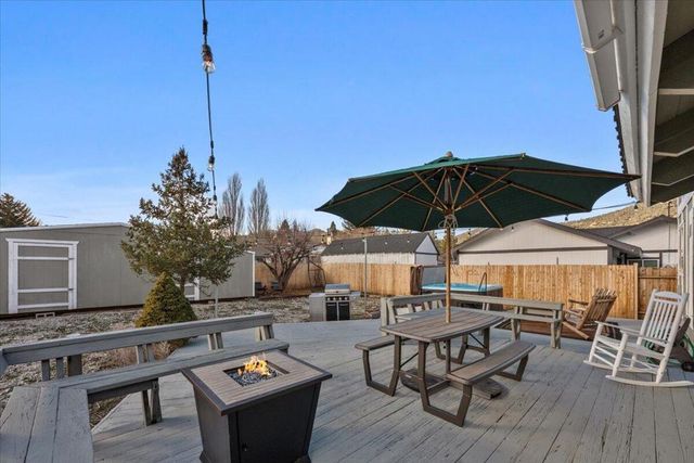 913 Mount Doble Drive, Big Bear, CA 92314