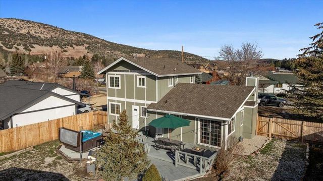 913 Mount Doble Drive, Big Bear, CA 92314