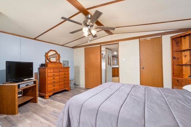 17410 E 900 Road, Stockton, MO 65785