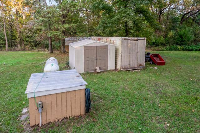 17410 E 900 Road, Stockton, MO 65785