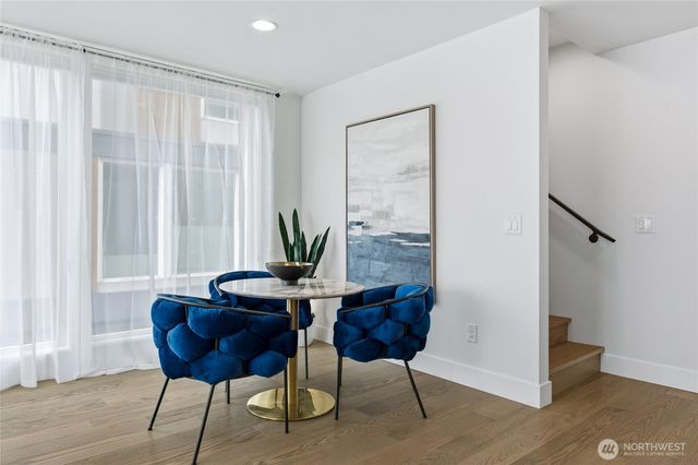 10712 SE 2nd Street, Bellevue, WA 98004