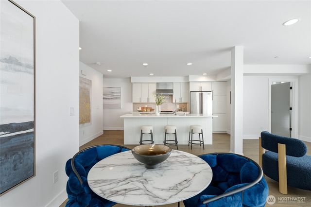 10712 SE 2nd Street, Bellevue, WA 98004