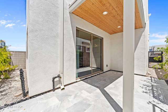 1224 E Liggins Street, Tucson, AZ 85713