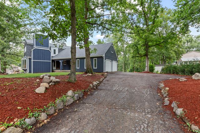 2044 Hidden Valley Drive, Crown Point, IN 46307