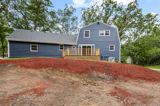 2044 Hidden Valley Drive, Crown Point, IN 46307