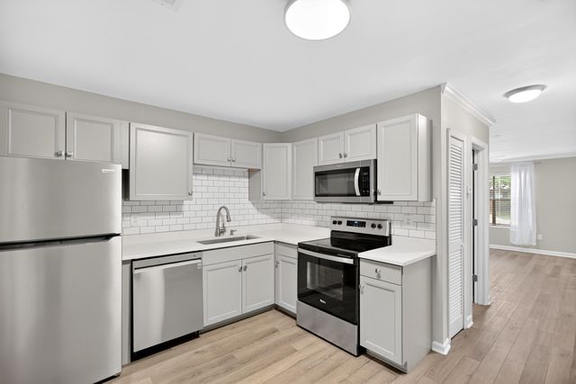 6279 Lucille Apt C, North Charleston, SC 29406