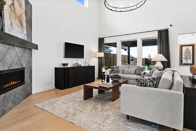 1013 Birkdale Drive, Justin, TX 76247