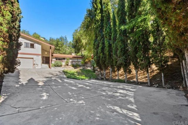 28444 Fallen Tree Lane, Escondido, CA 92026