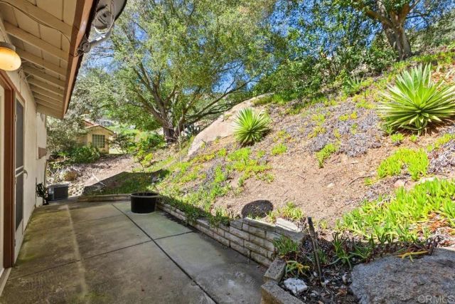 28444 Fallen Tree Lane, Escondido, CA 92026