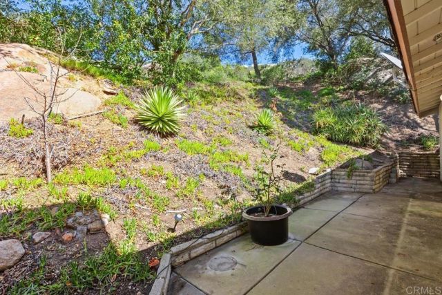 28444 Fallen Tree Lane, Escondido, CA 92026