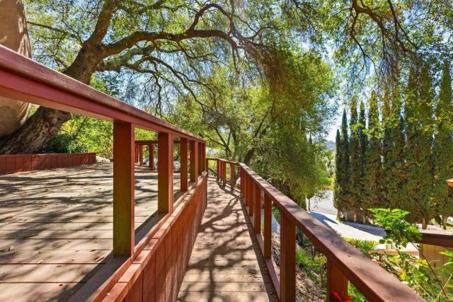 28444 Fallen Tree Lane, Escondido, CA 92026