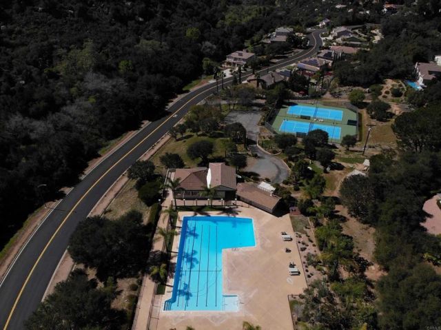 28444 Fallen Tree Lane, Escondido, CA 92026