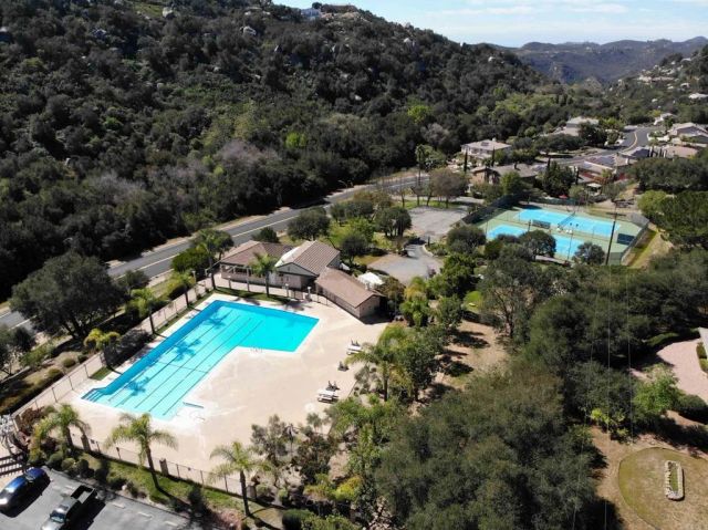 28444 Fallen Tree Lane, Escondido, CA 92026