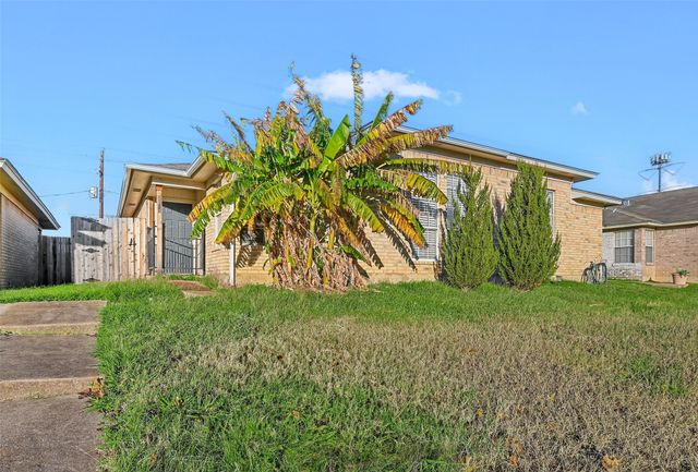 2814 Sherry Street, Arlington, TX 76014