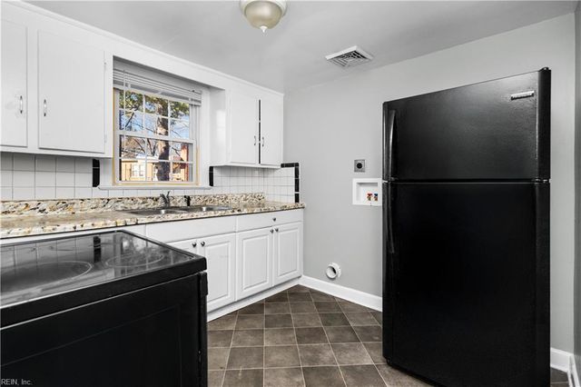 7709 Lambert Pl, Norfolk, VA 23505