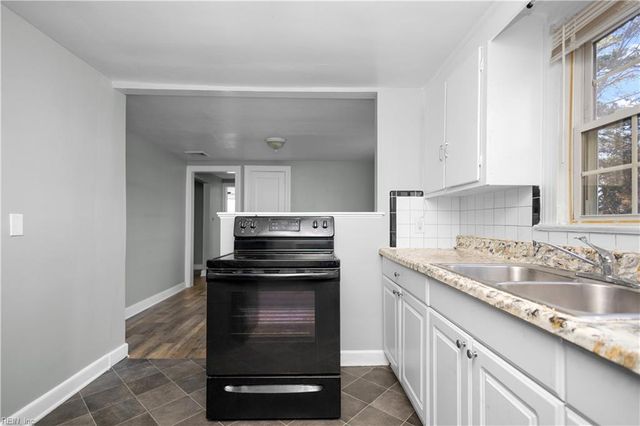 7709 Lambert Pl, Norfolk, VA 23505