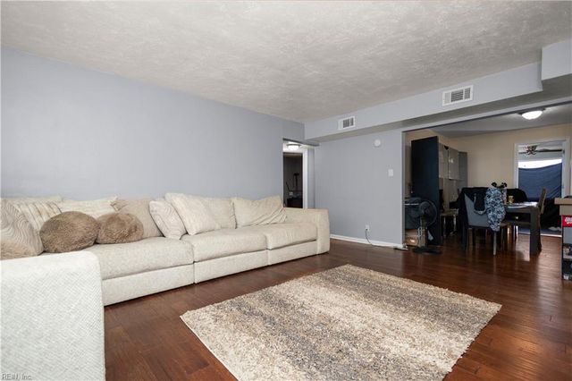 7709 Lambert Pl, Norfolk, VA 23505