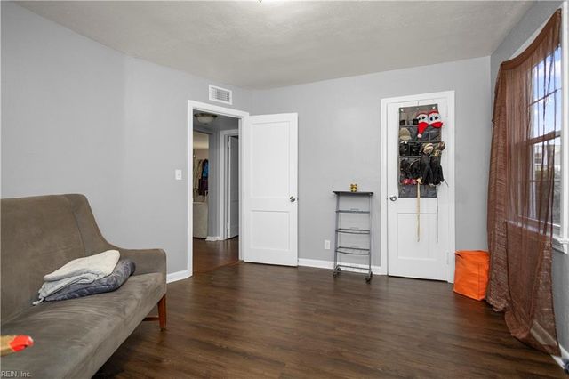 7709 Lambert Pl, Norfolk, VA 23505