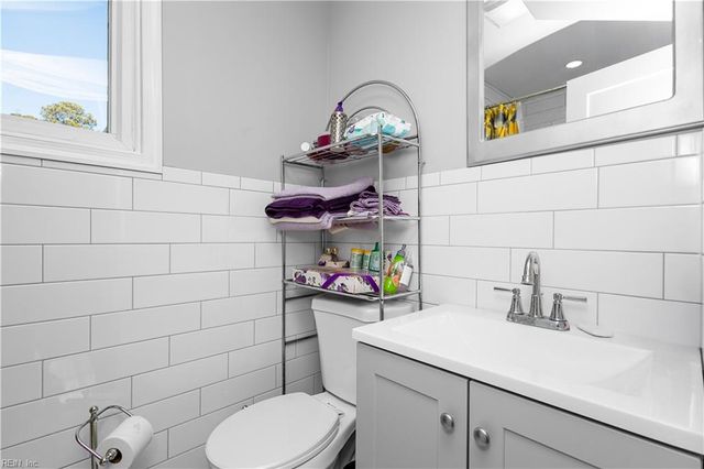 7709 Lambert Pl, Norfolk, VA 23505