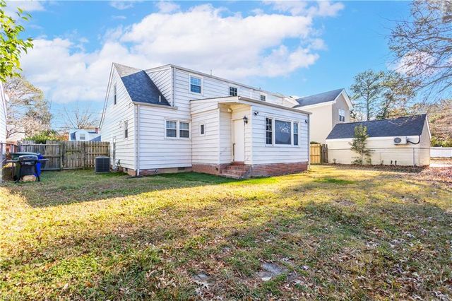 7709 Lambert Pl, Norfolk, VA 23505