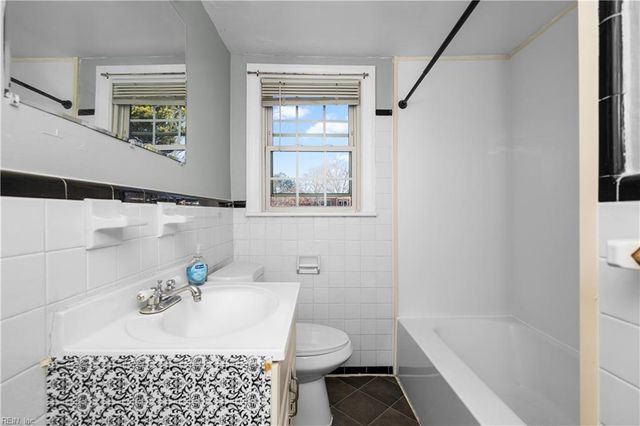 7709 Lambert Pl, Norfolk, VA 23505