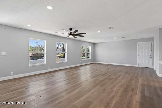 4040 COVE SAINT JOHNS Road, Jacksonville, FL 32277