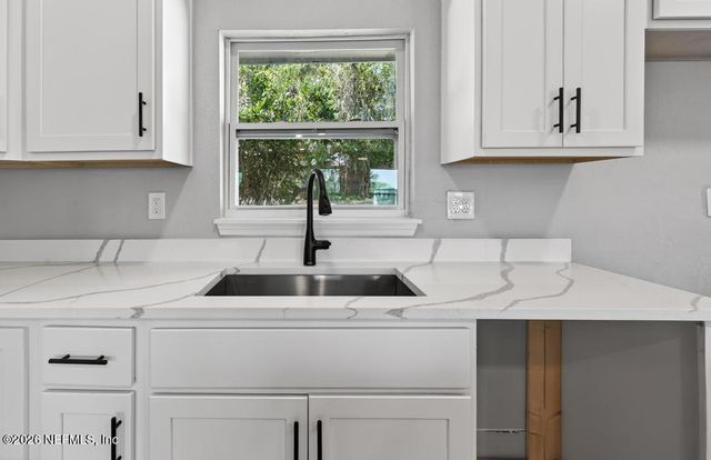 4040 COVE SAINT JOHNS Road, Jacksonville, FL 32277