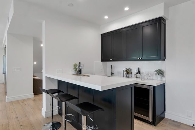 5952 Woodland View Drive, Woodland Hills, CA 91367