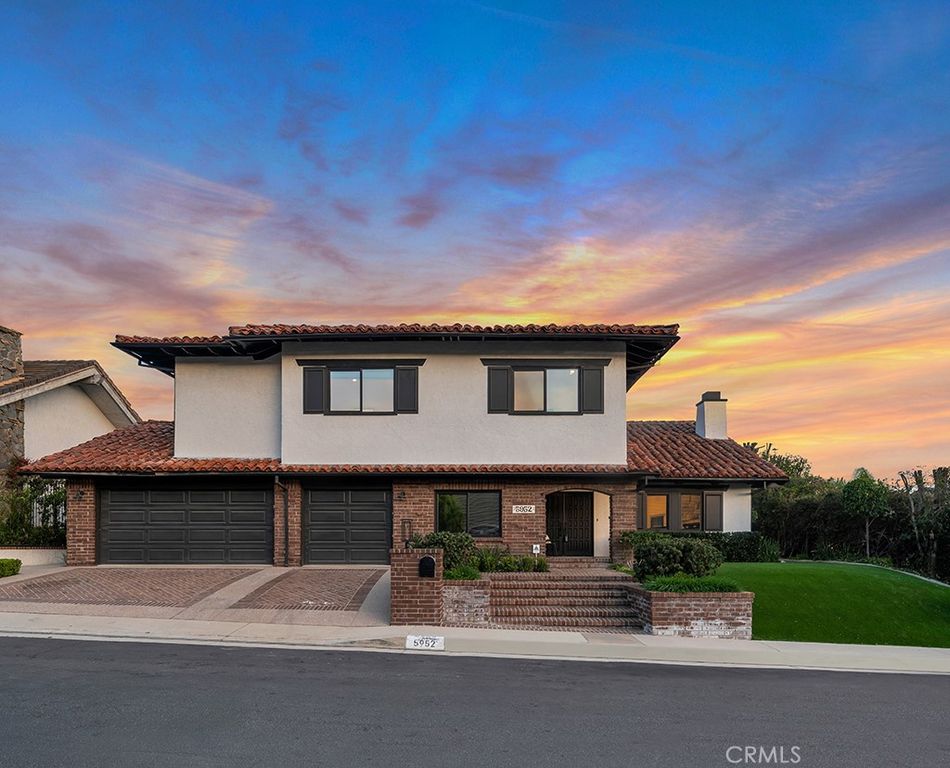 5952 Woodland View Drive, Woodland Hills, CA 91367