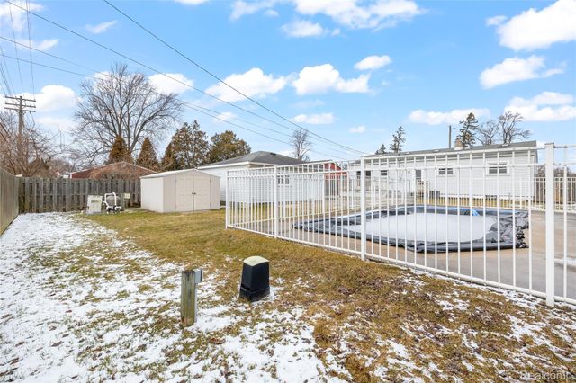 30801 Pardo Street, Garden City, MI 48135
