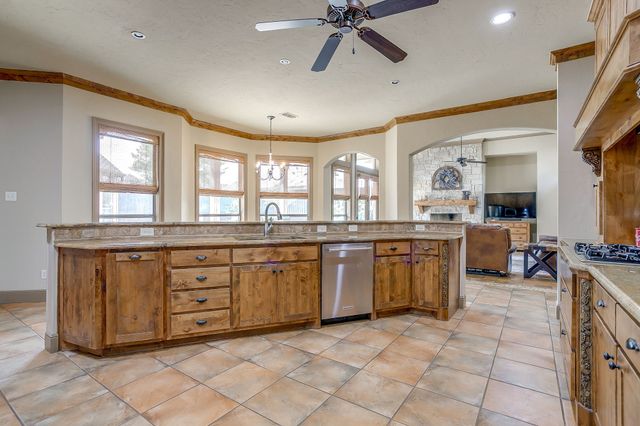 216 Williamsburg Lane, Ovilla, TX 75154