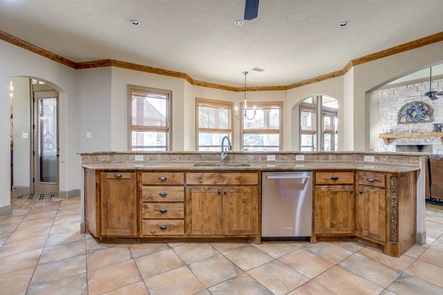 216 Williamsburg Lane, Ovilla, TX 75154
