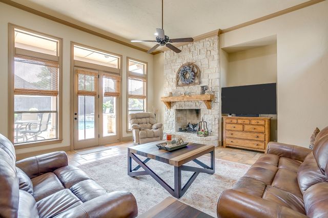 216 Williamsburg Lane, Ovilla, TX 75154