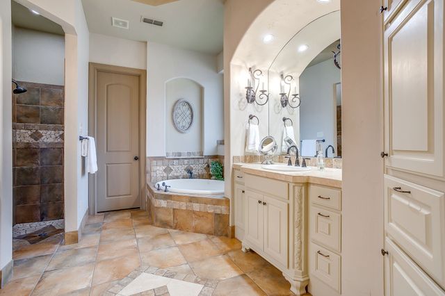 216 Williamsburg Lane, Ovilla, TX 75154