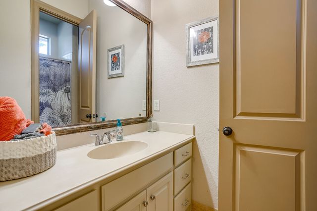 216 Williamsburg Lane, Ovilla, TX 75154