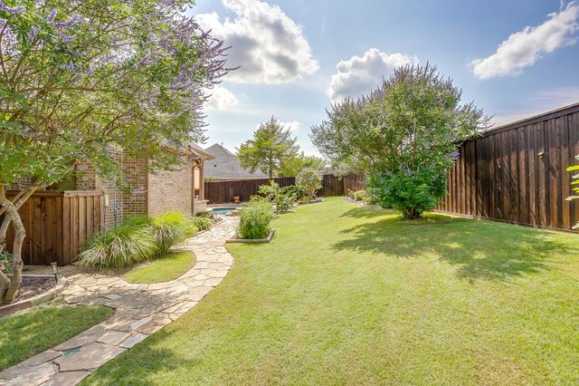 216 Williamsburg Lane, Ovilla, TX 75154