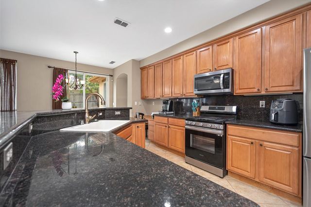 11883 Herodian Dr, Rancho Cordova, CA 95742