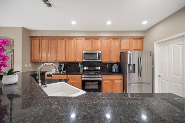 11883 Herodian Dr, Rancho Cordova, CA 95742
