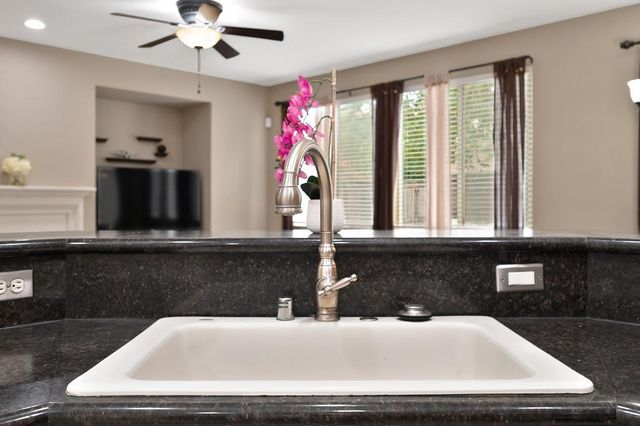 11883 Herodian Dr, Rancho Cordova, CA 95742