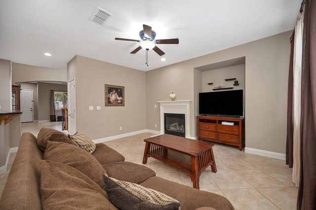 11883 Herodian Dr, Rancho Cordova, CA 95742