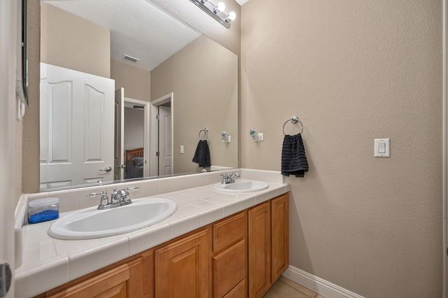 11883 Herodian Dr, Rancho Cordova, CA 95742