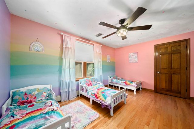 210 Boxwood Ln, Bridgewater, MA 02324