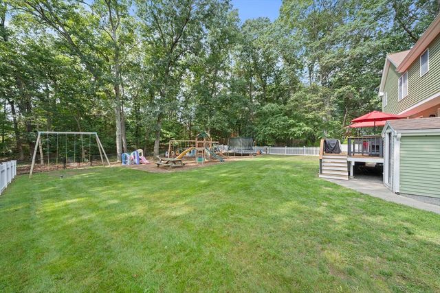 210 Boxwood Ln, Bridgewater, MA 02324