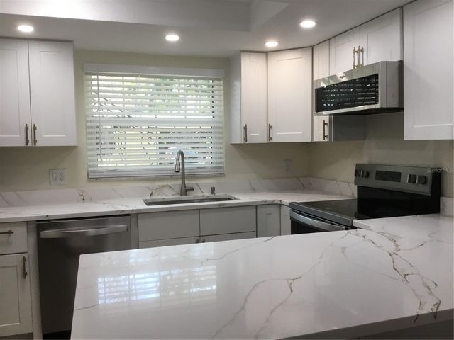 44 COUNTRY CLUB DRIVE 44, Largo, FL 33771