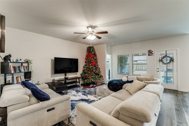 9809 Gooseneck Drive, Aubrey, TX 76227